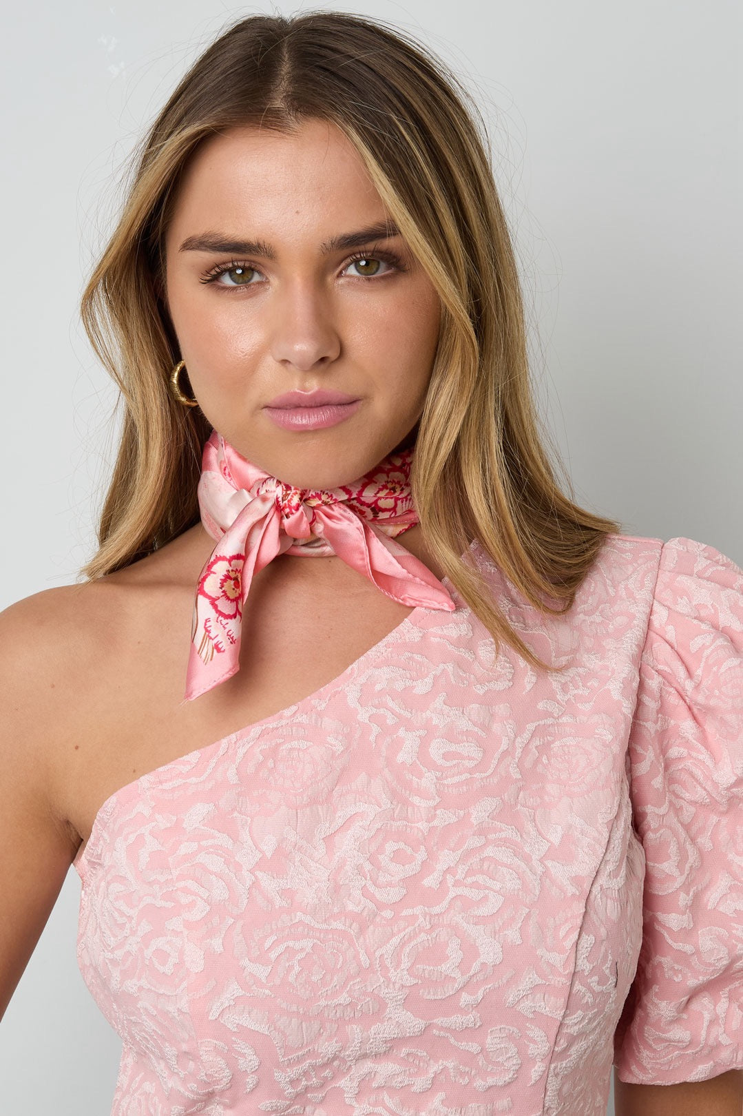 Foulard Jardin de Sakura – Carré satiné rose