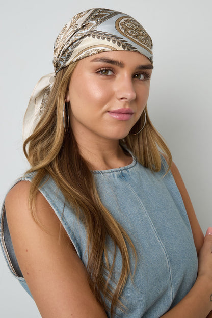 Foulard Rêve Ivoire – Carré satiné beige et doré
